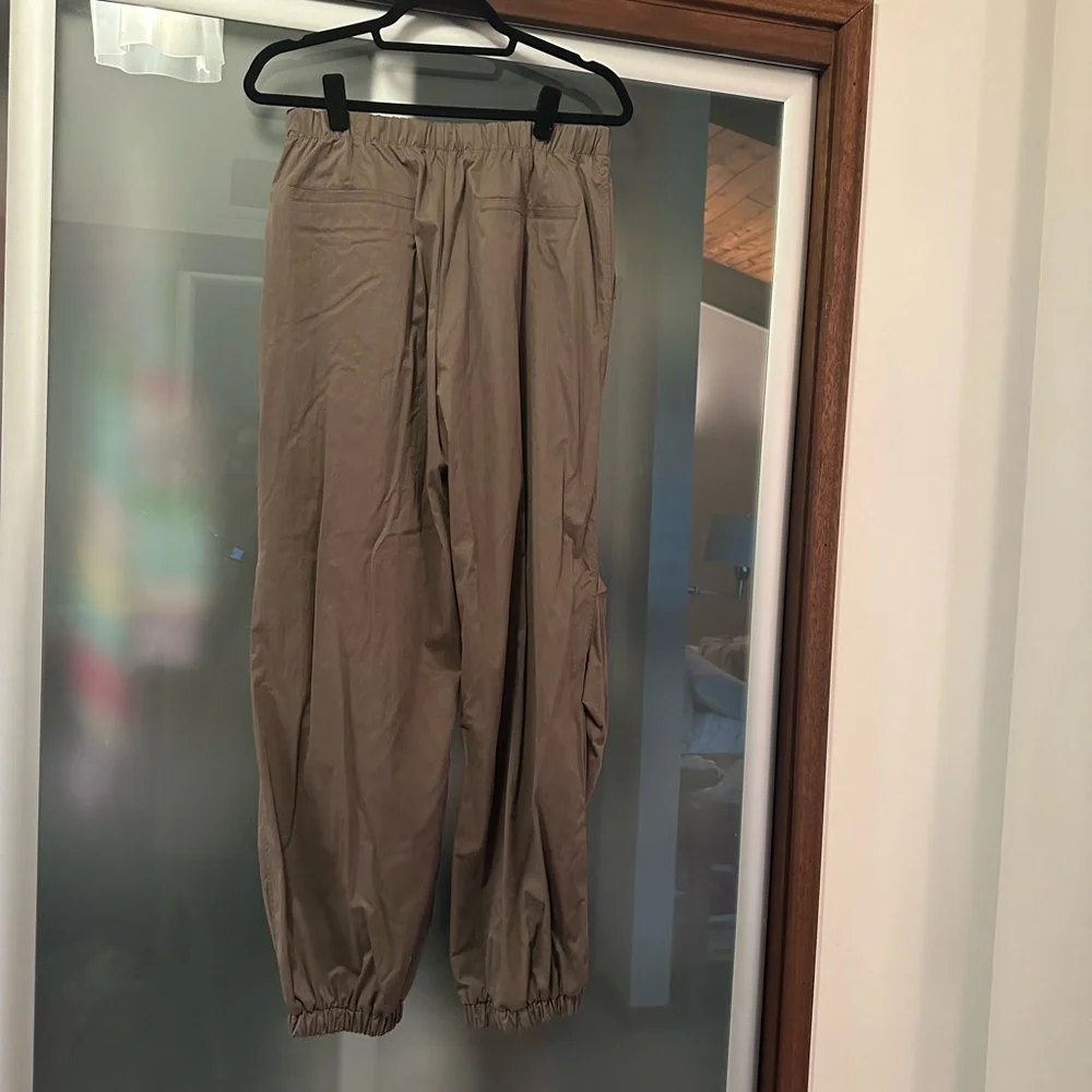NWT ZARA Parachute Utility Jogger Pants in Dark Khaki Size Small fits XS! - Picture 10 of 11